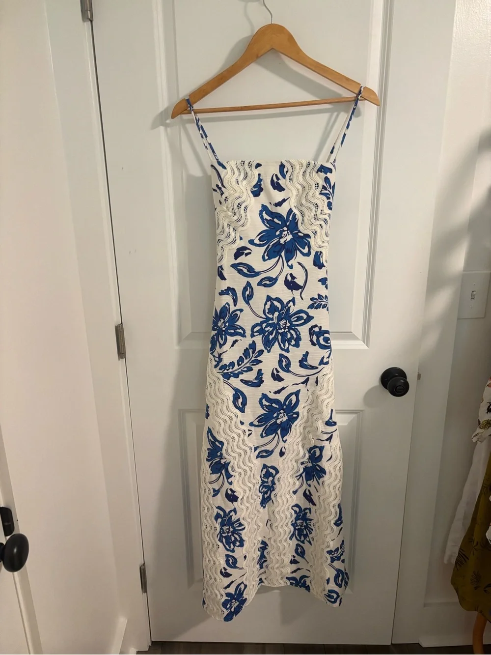 NWT SIGNIFICANT OTHER Eleni Maxi Dress Blue Ivory Lace Cream Hibiscus Size 2 - Picture 3 of 15